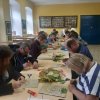 JESIEŃ W BIBLIOTECE Z UCZESTNIKAMI ŚRODOWISKOWEGO DOMU SAMOPOMOCY W PACZKOWIE