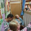 TEATRZYK KUKIEŁKOWY TRWA - GOŚĆMI BYLI UCZESTNICY ŚRODOWISKOWEGO DOMU SAMOPOMOCY W PACZKOWIE